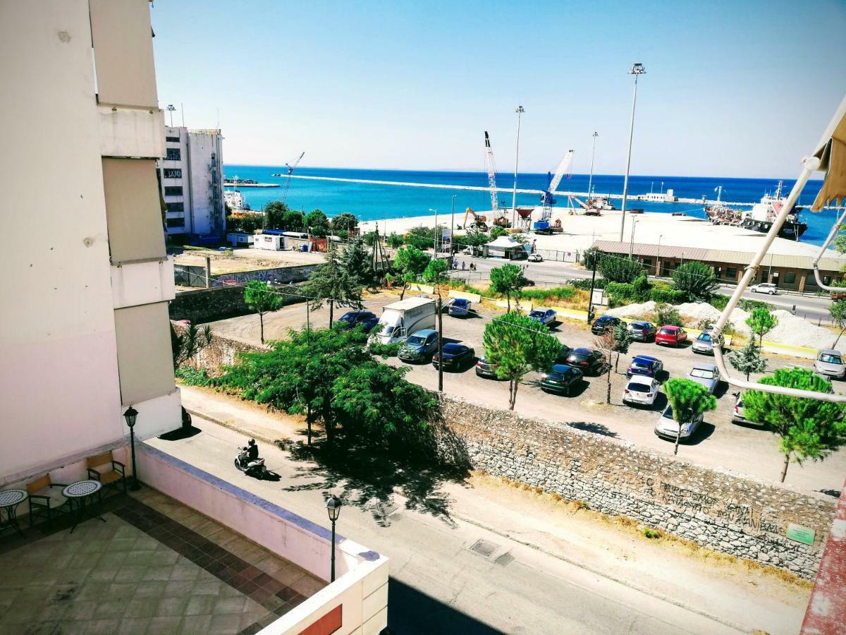 Central Patras Exterior foto